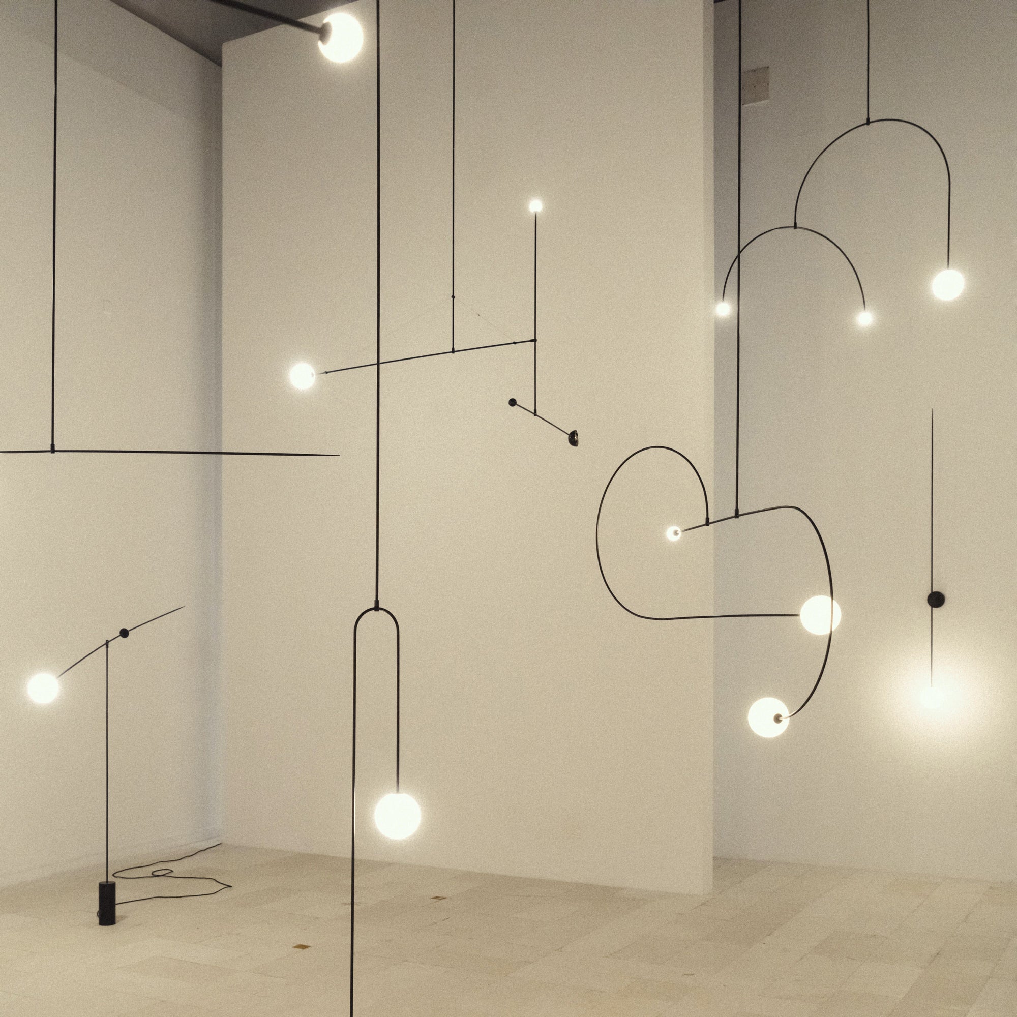 Chandelier Light | Ceiling Lamp with Mobile Arc Design | Ridorn