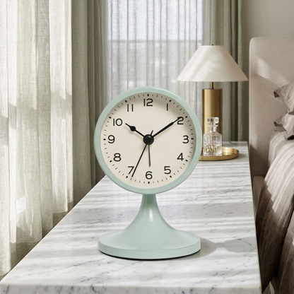 Classic Vintage Alarm Clock | Elegant Silent Quartz | Ridorn