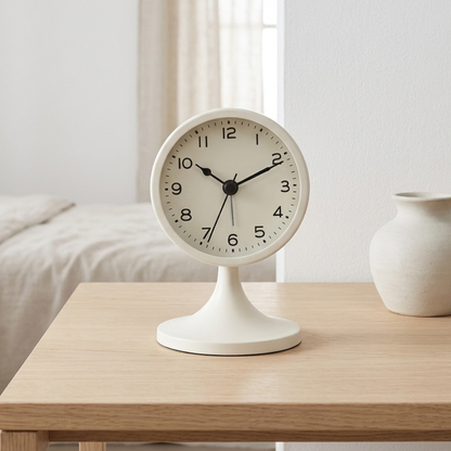 Vintage alarm clock silent quartz front view