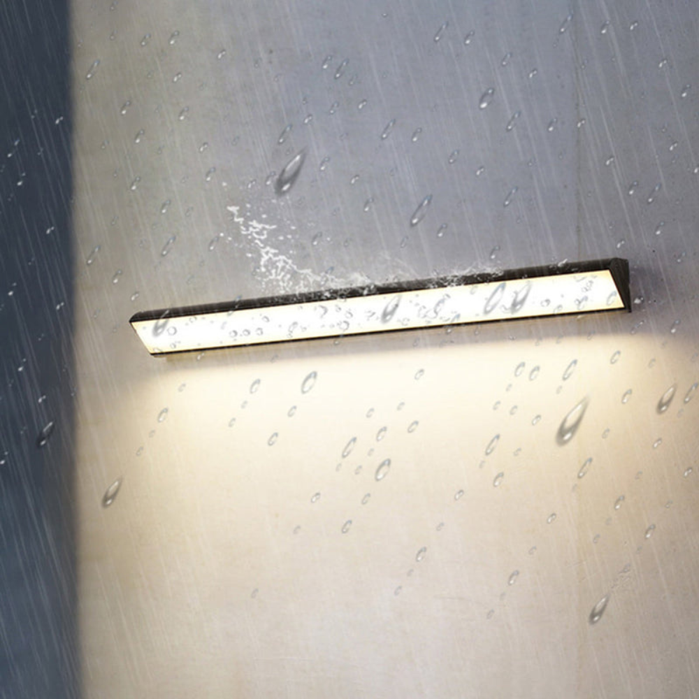 Outdoor Wall Light in Modern Slim Design | Waterproof LED Fixture for Patio & Entrance | Ridorn