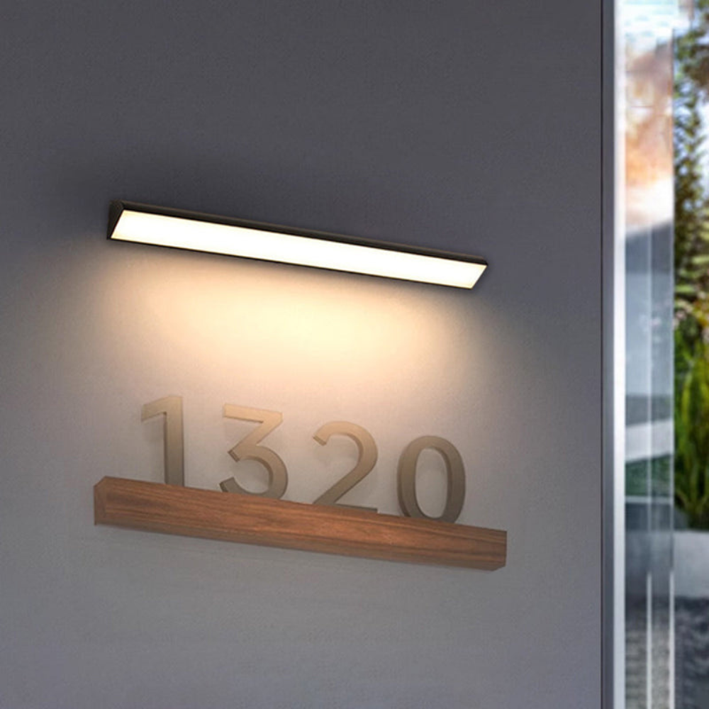 Outdoor Wall Light in Modern Slim Design | Waterproof LED Fixture for Patio & Entrance | Ridorn