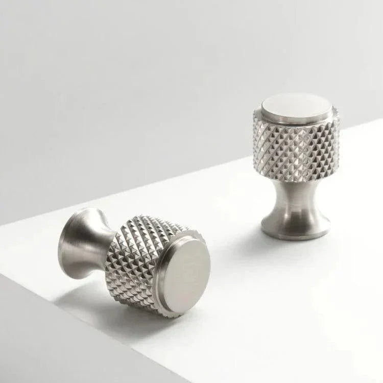 Elisse Diamond-cut Knurled Knobs-handles and knobs-Ridorn
