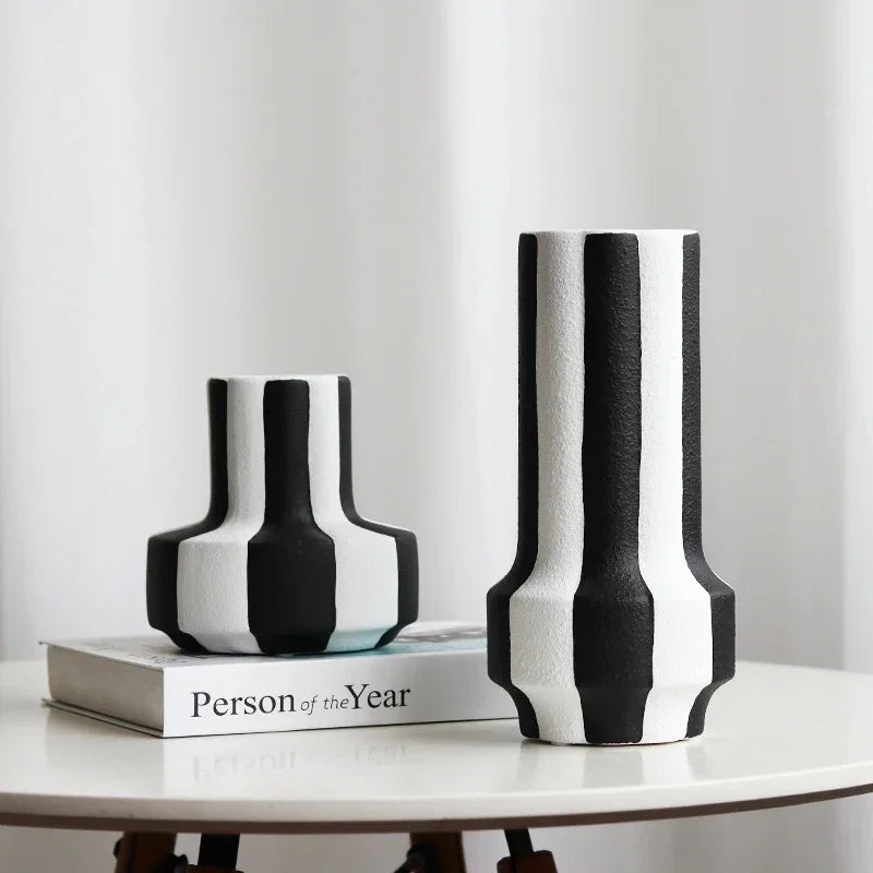 Nolaora Lyrahurst Vase-Vases-Ridorn