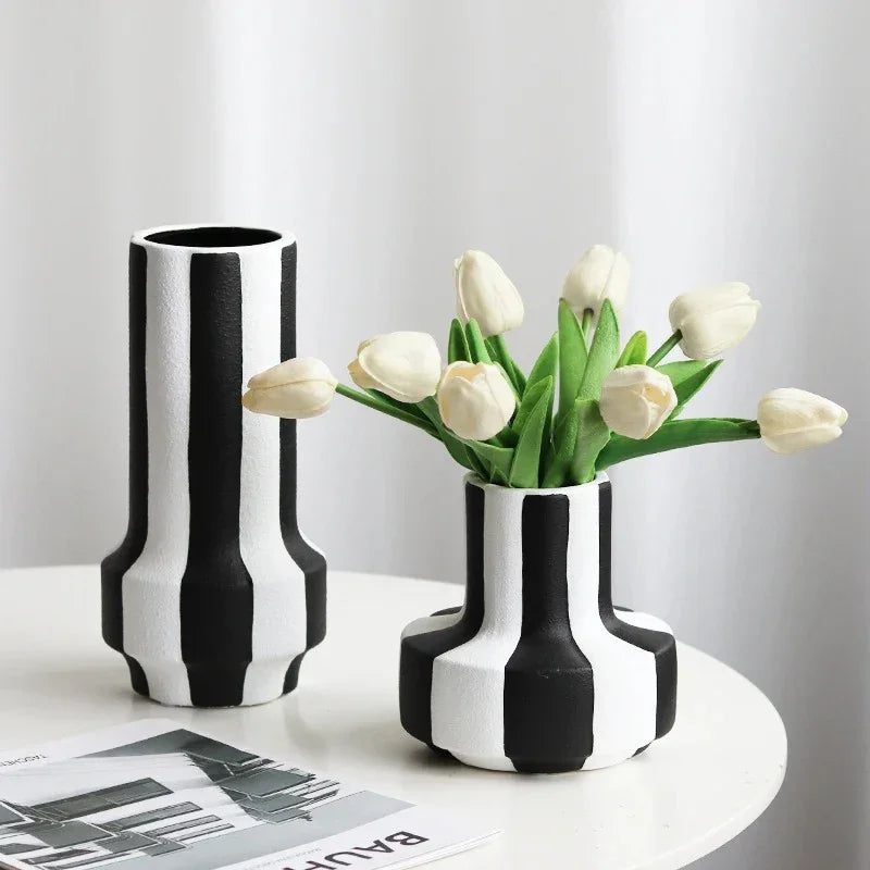Nolaora Lyrahurst Vase-Vases-Ridorn