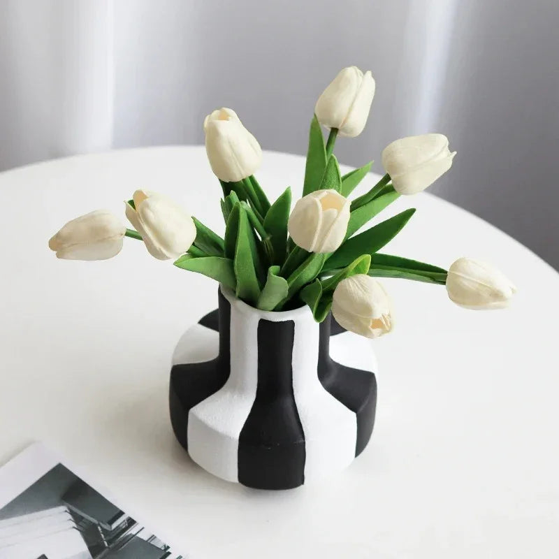 Nolaora Lyrahurst Vase-Vases-Ridorn