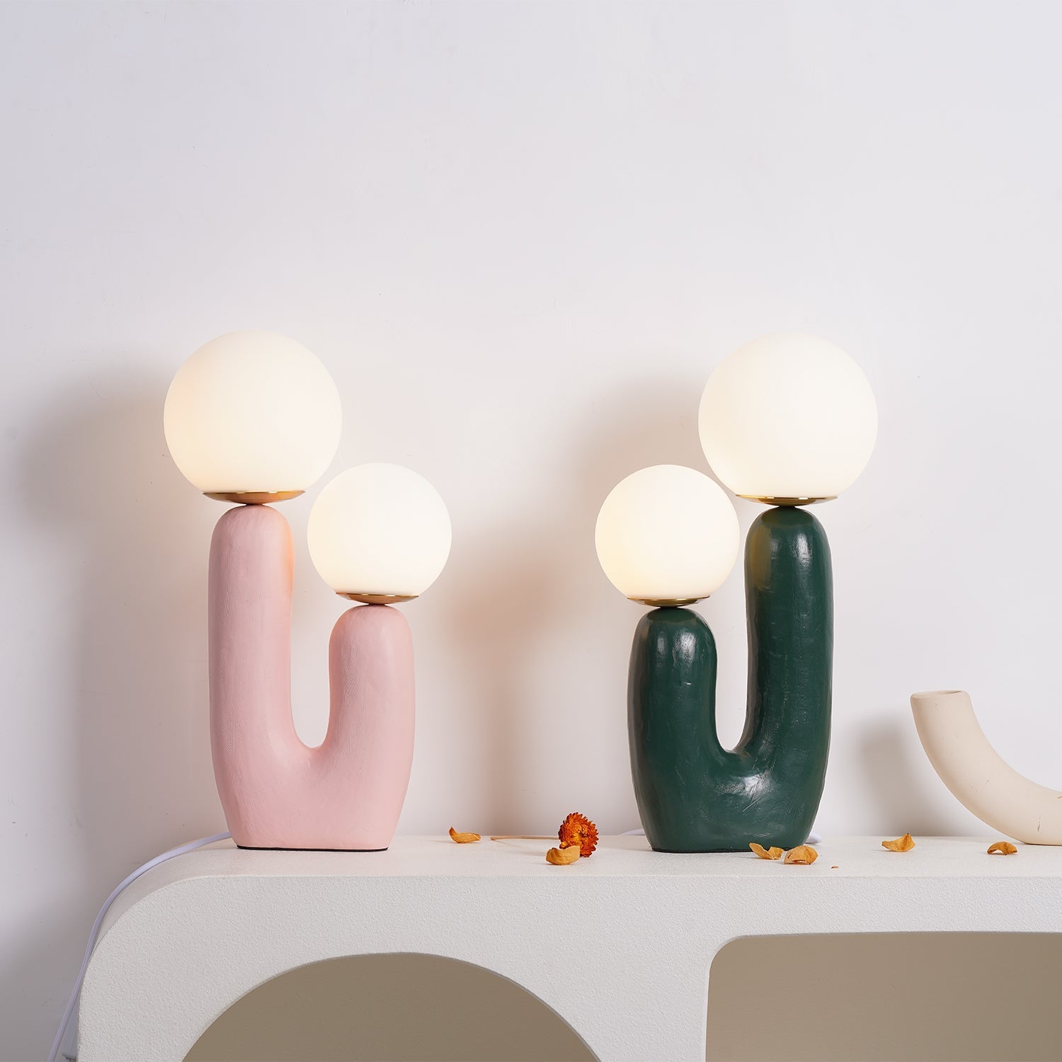 Indoor double globe table lamp sculptural design front view