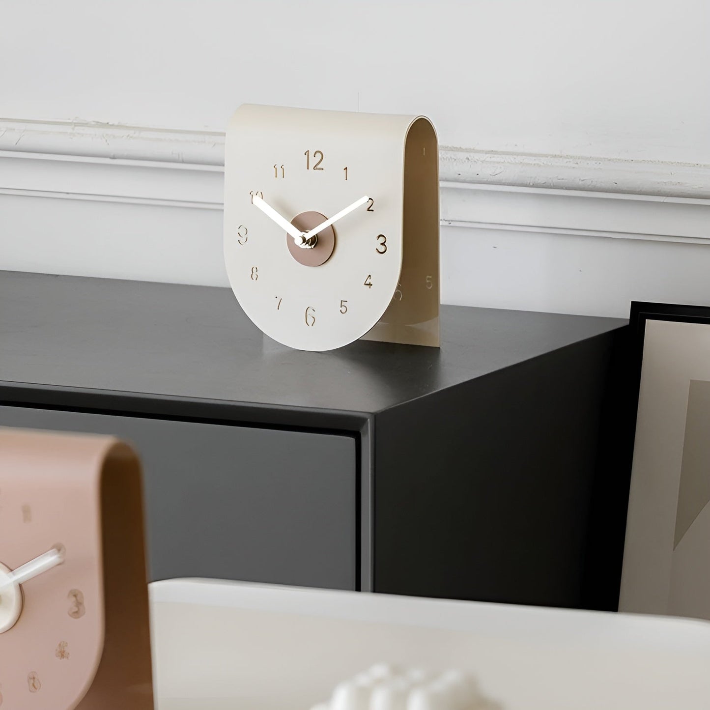 Elegant Natural Wood Table Clock with Clear Numerals | Ridorn