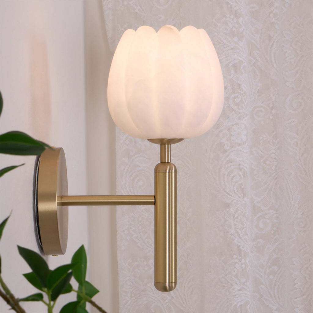 Wall Light Decorative | Brass and Alabaster Fixture | Ridorn