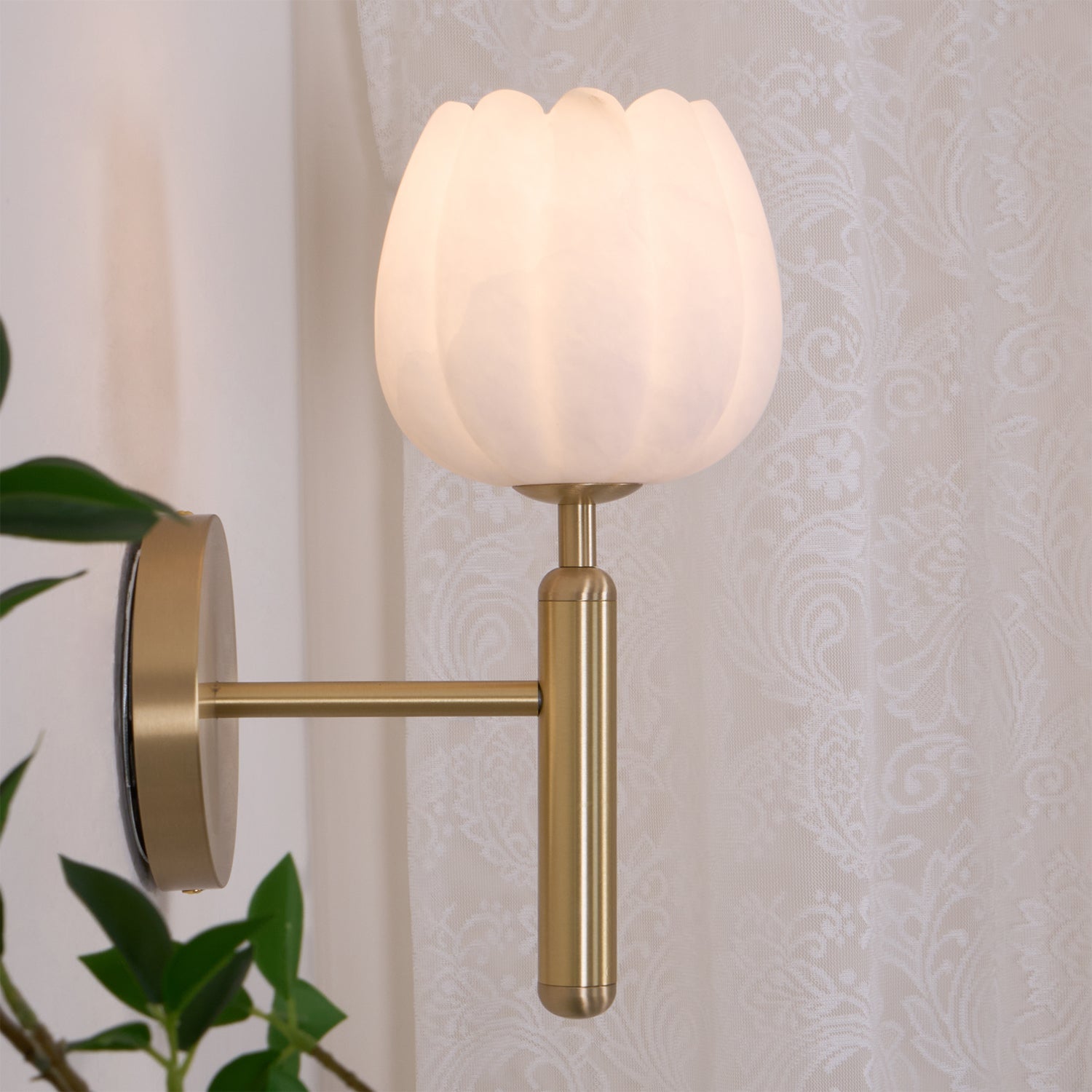 Wall Light Decorative | Brass and Alabaster Fixture | Ridorn